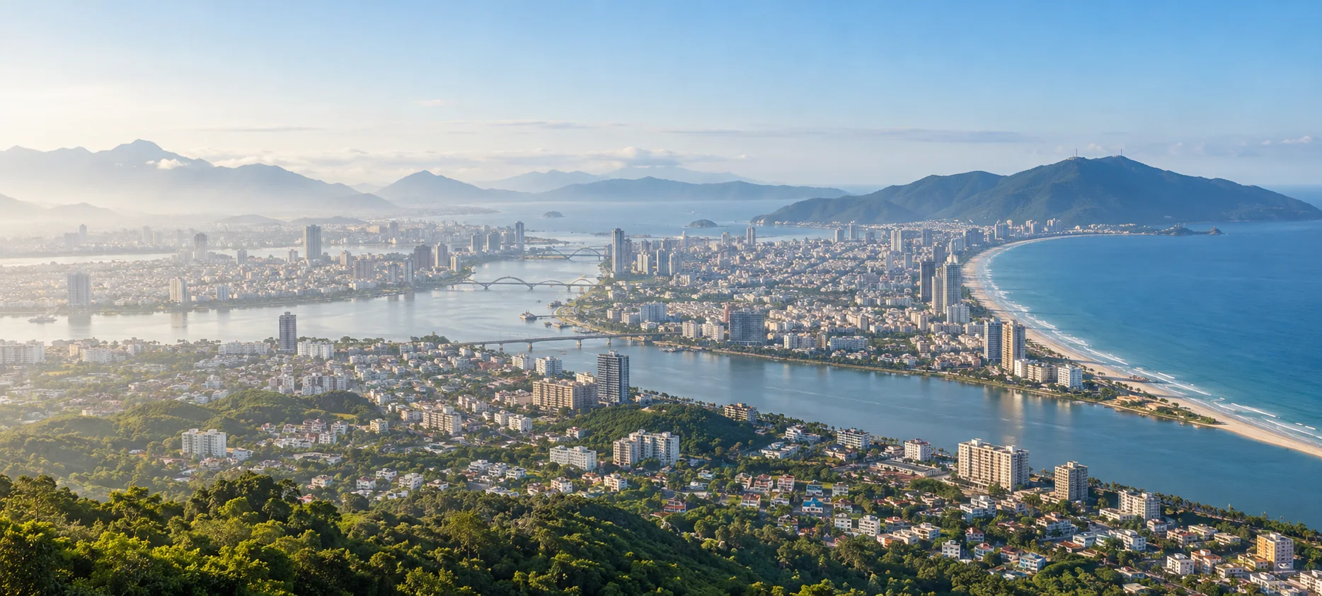 Toàn cảnh đô thị Đà Nẵng bên sông Hàn